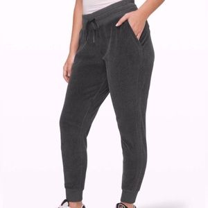 COPY - Lululemon velour joggers